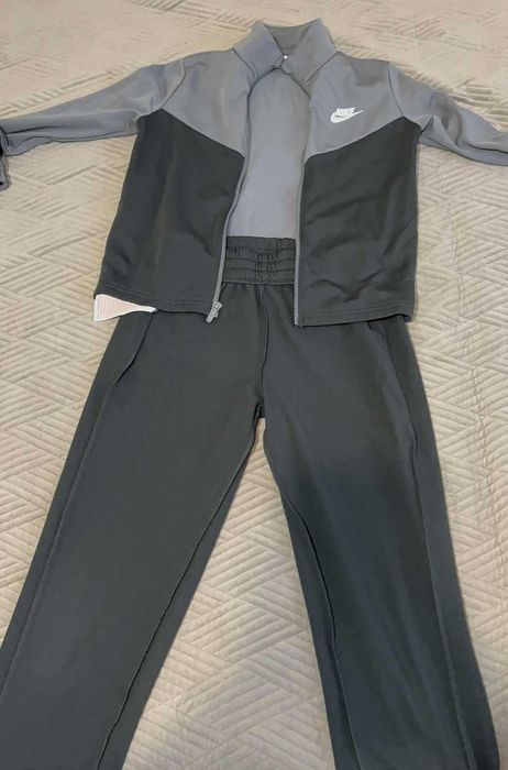 Nike - Спортен екип в цветен блок с цип, Сив, 137-147 CM