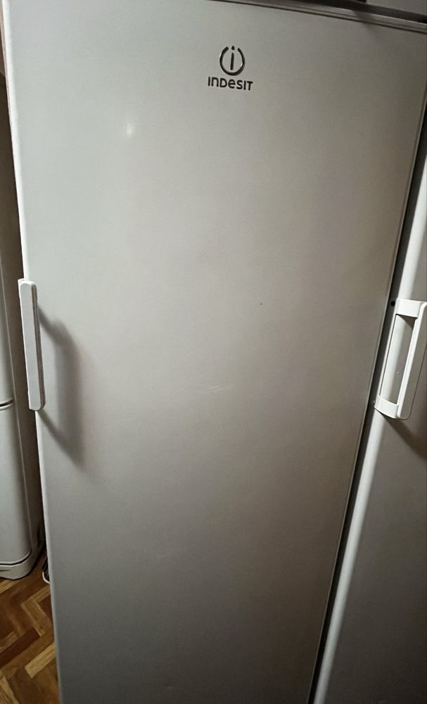 Продам Морозильную камеру