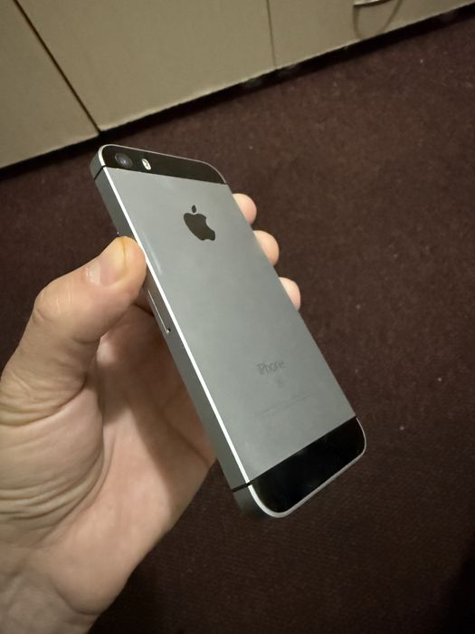 Iphone 5SE space grey impecabil in orice retea