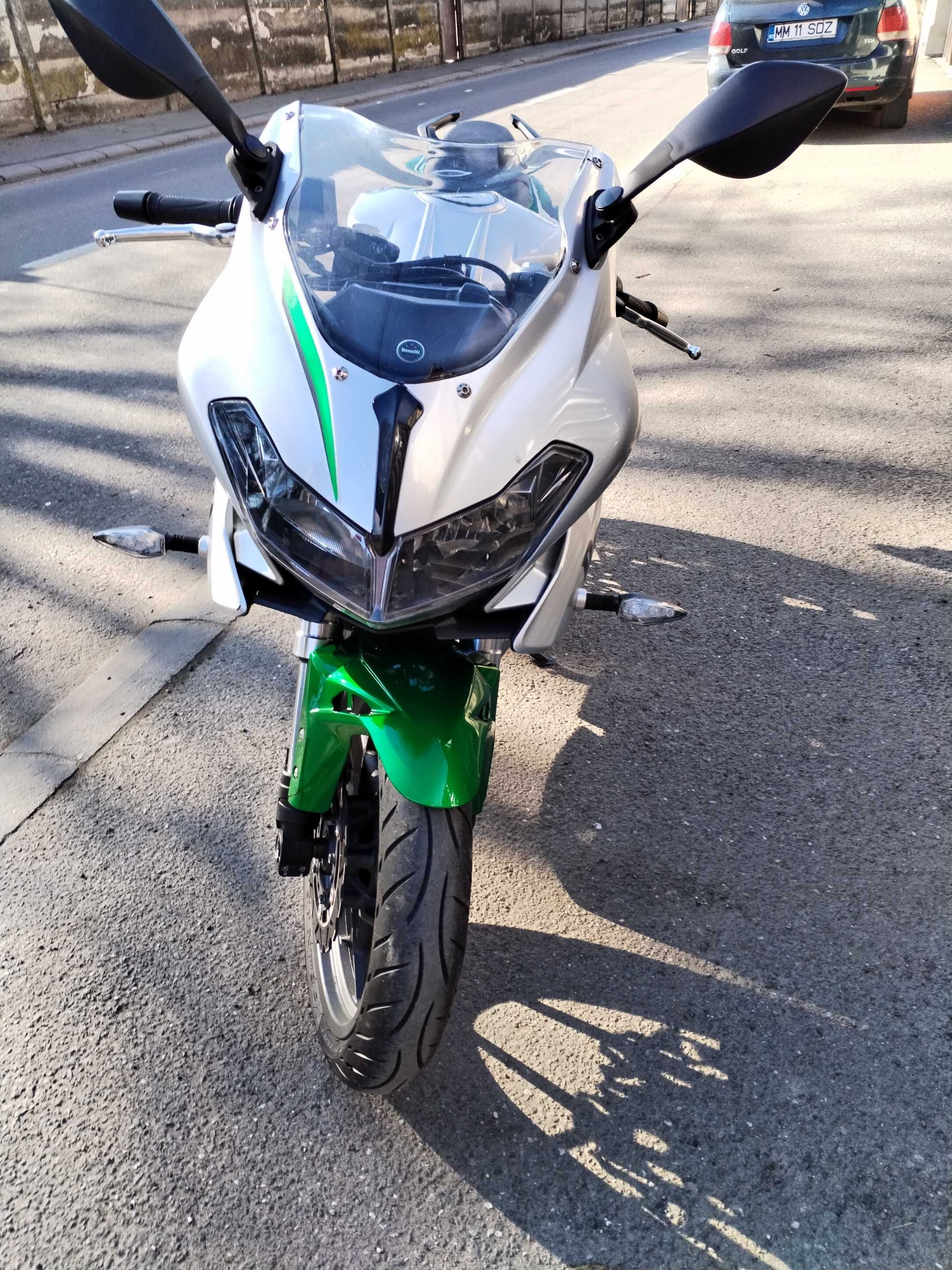 Motocicleta benelli 302R 2019