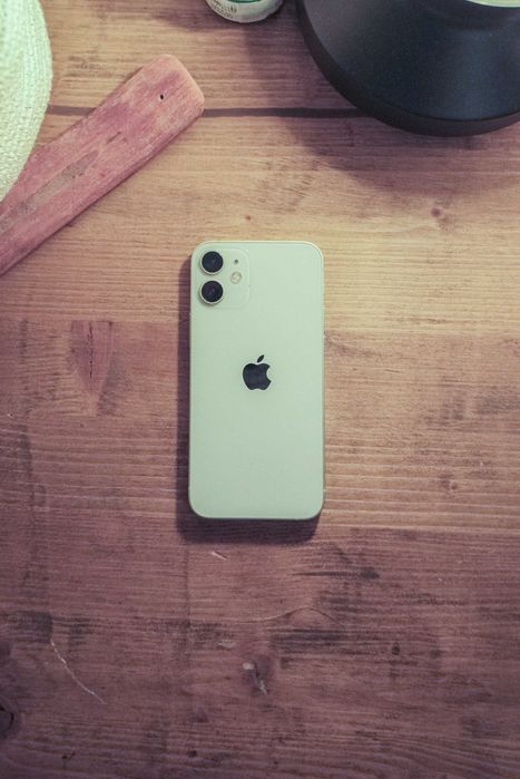 Vand telefonul personal Iphone 12 mini verde
