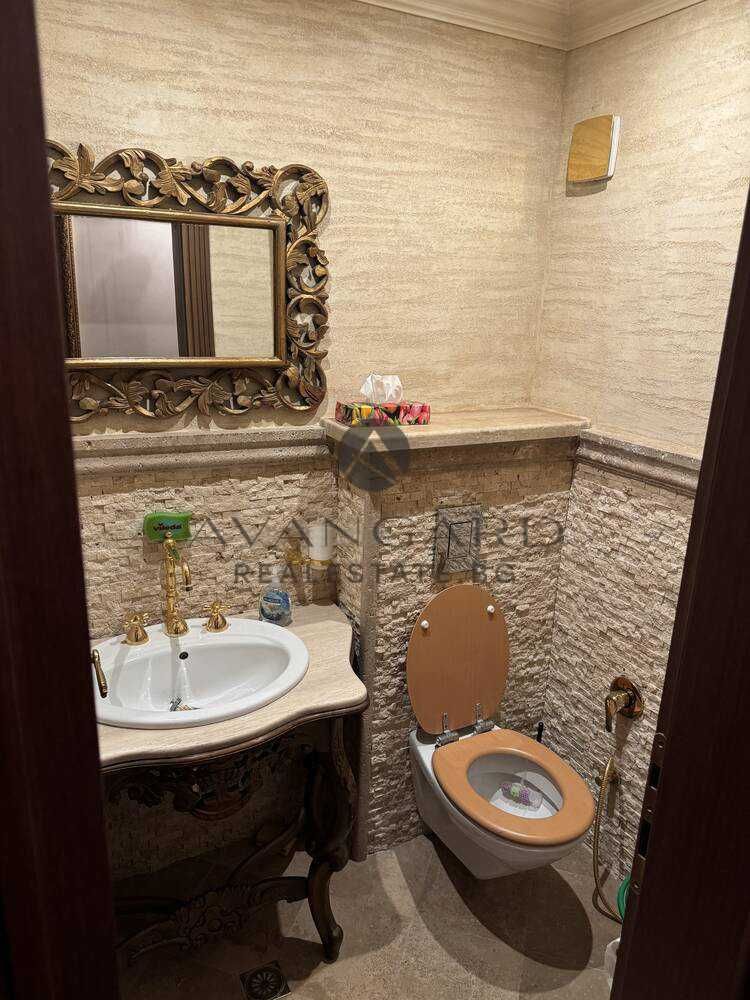 Продава се Двустаен апартамент в Пловдив, Кършияка - 92 кв.м за 2500 €/кв.м - Снимка #8