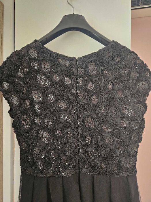 Официална рокля .