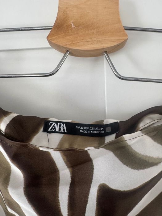 Сатенена миди пола с принт Zara