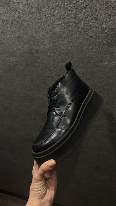 Продам полуботинки