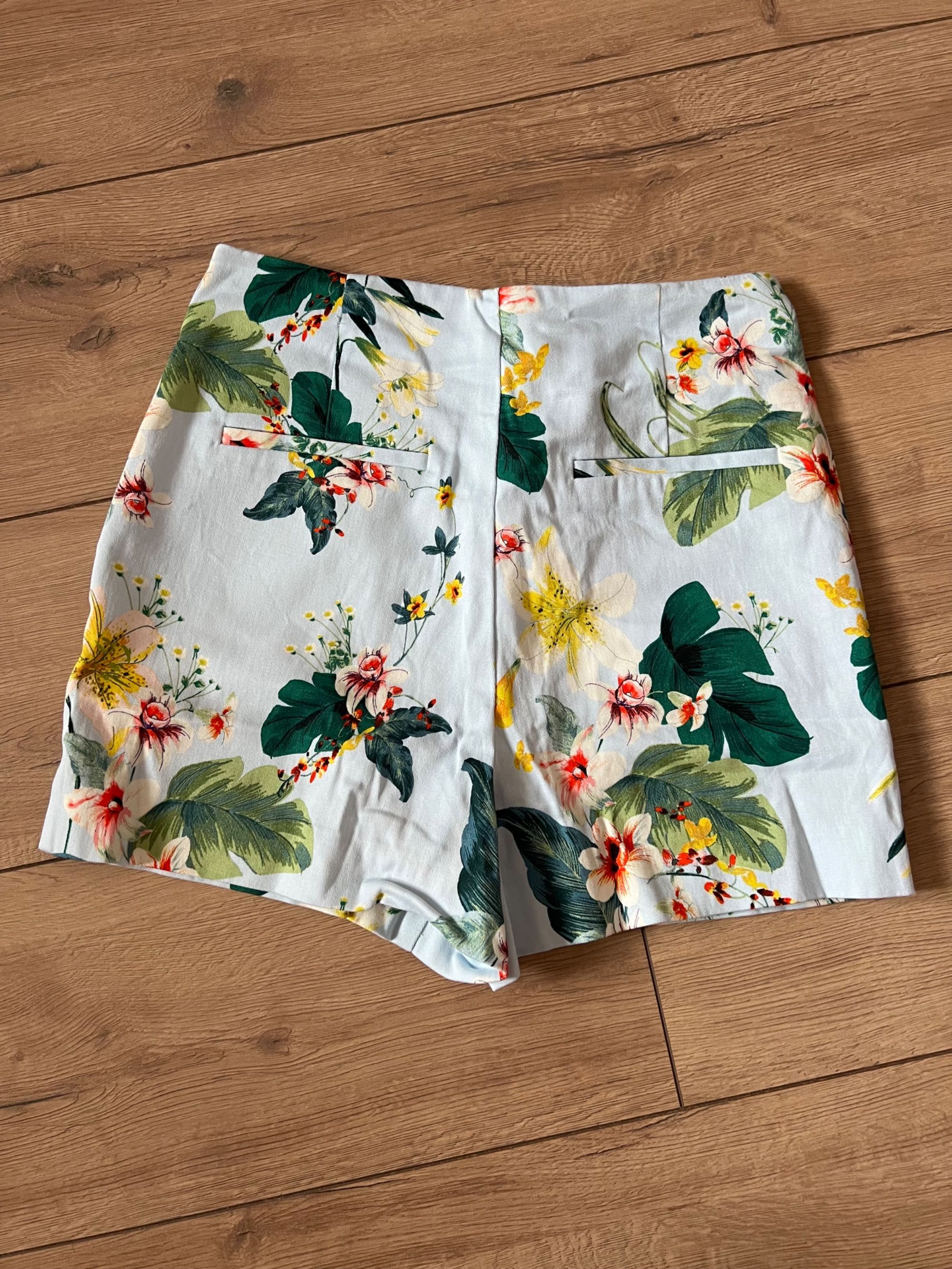 Къси панталони Zara