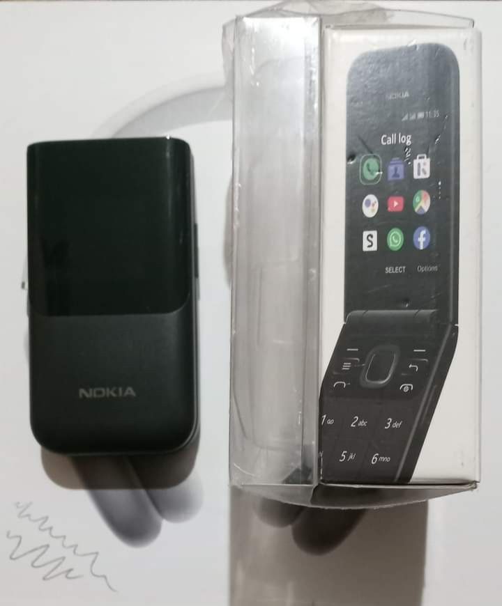 Продаю свой новый телефон Nokia 2720 чёрный (раскладушка)