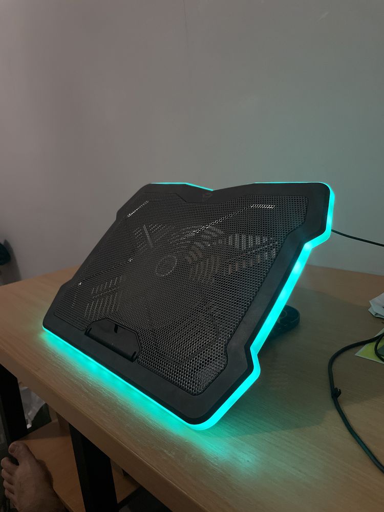 Подставка для ноутбука GXT 1126 AURA