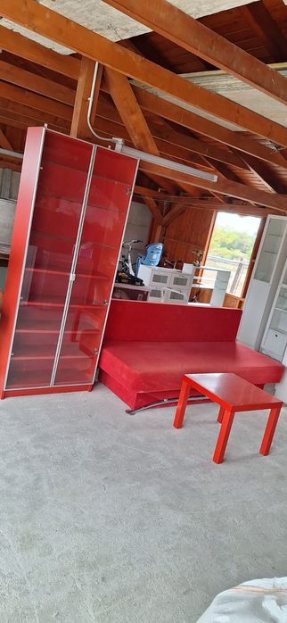 Vând set de canapea extensibila cu masa și dulap