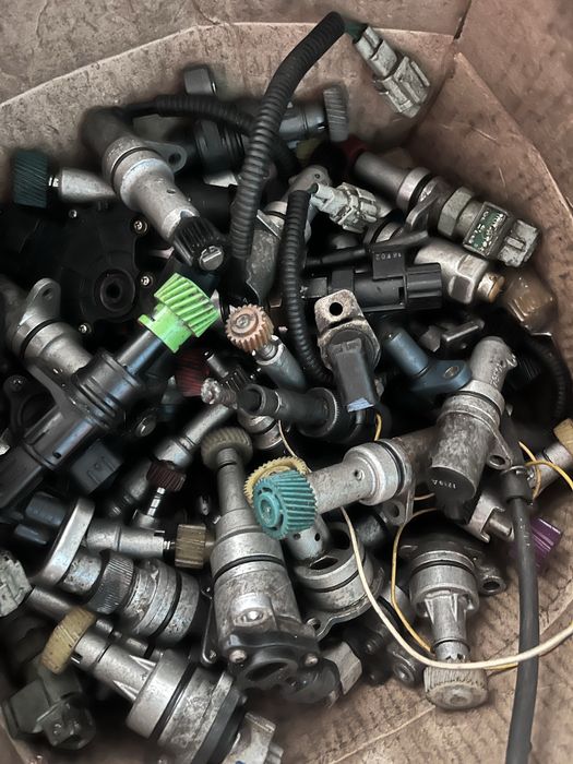 Датчики скорости входного выходного вала  датчик спидометра