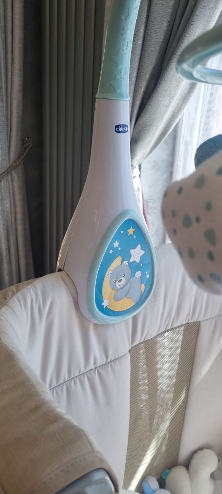 Chicco  Next2Dreams музикална  въртяща се играчка