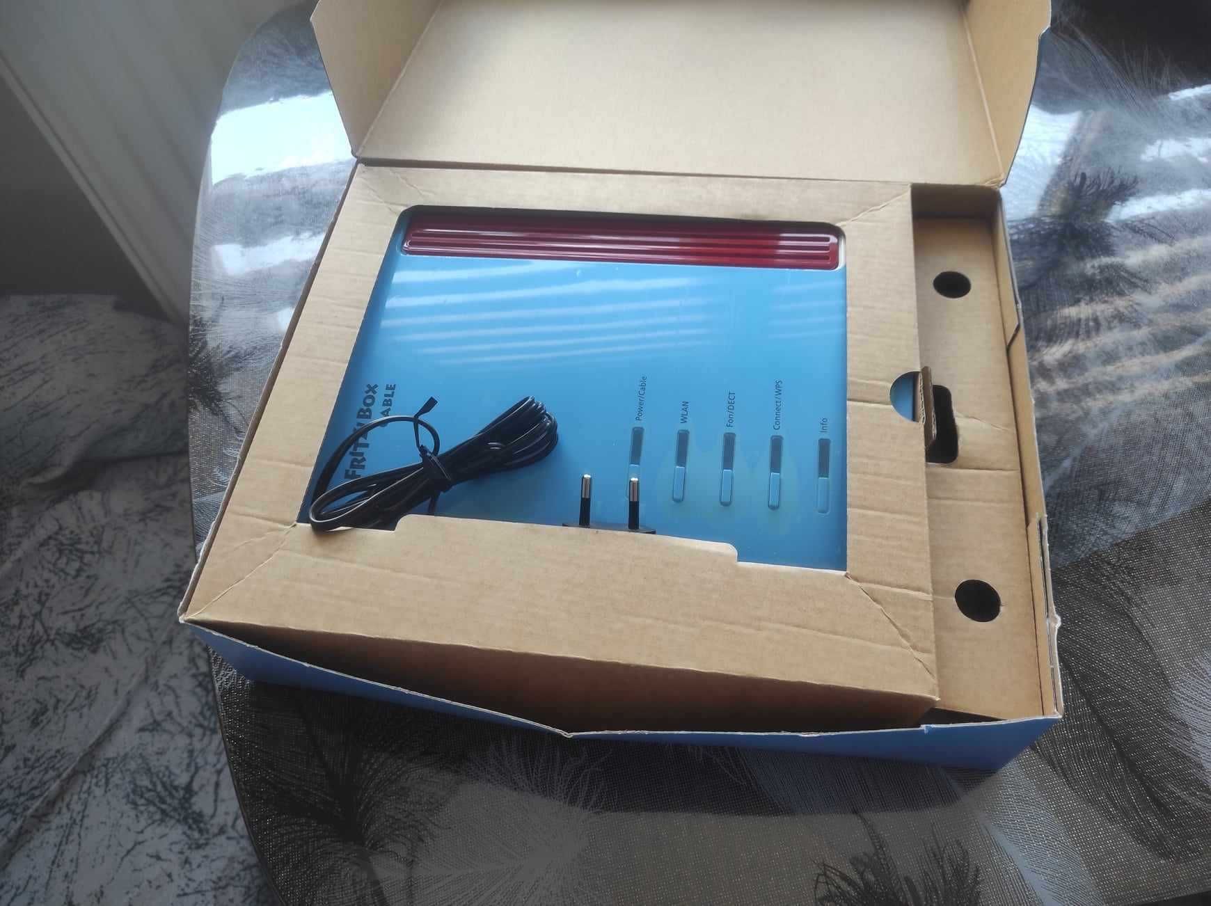 Рутер, FRITZ!Box 6660, двубандов Wi-Fi 6, Gigabit Ethernet - НОВ