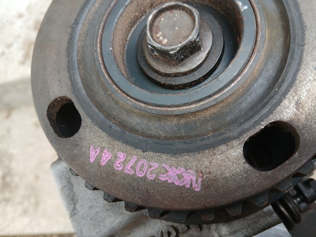 Продавам глава мазда 6