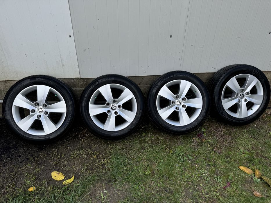 Vand jante/ cauciucuri Michelin  skoda octavia 205/55/16