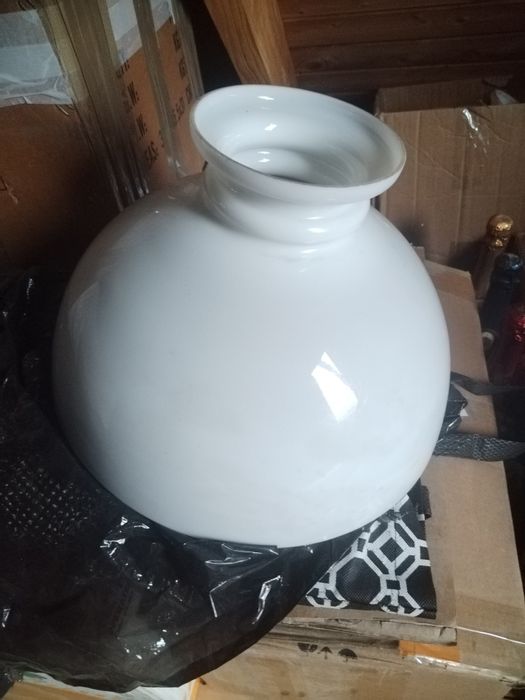 Vând opaline,abajur lămpi și candelabre . Prețul diferă la dimensiune