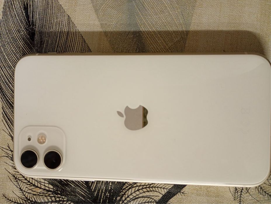 Продавам айфон в много добро състояние