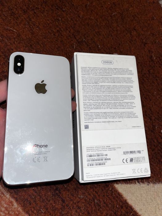 Iphone x silver 256!
