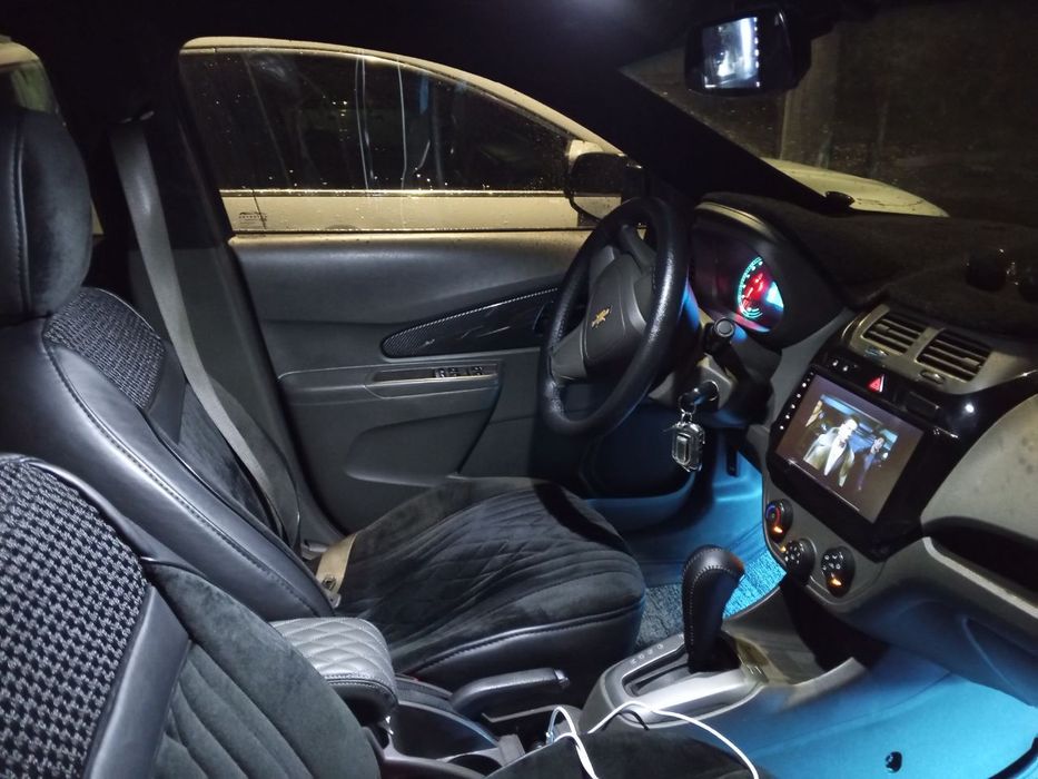 собалт срочни сотилади