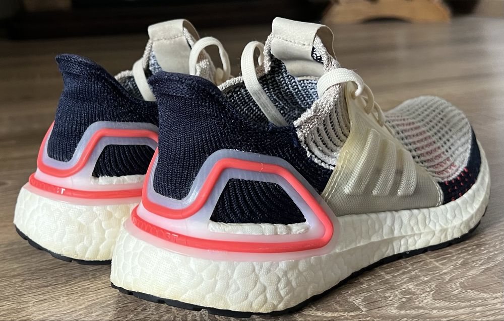 Adidas Ultraboost 19... marime 36 2/3