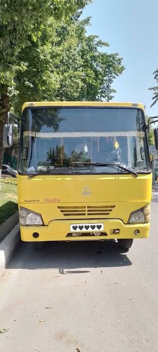 ISUZU avtobus  2009