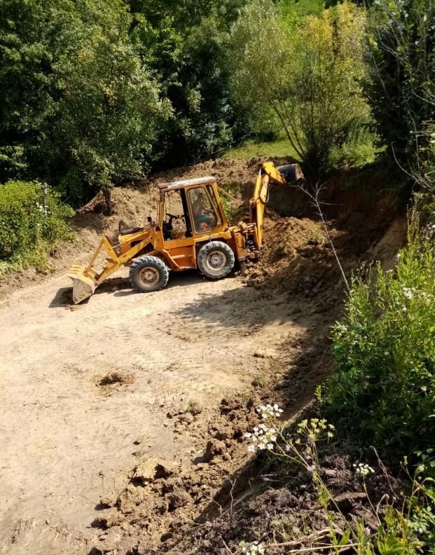 Buldoexcavator VINIERI (Buldo-Excavator VINIERI)