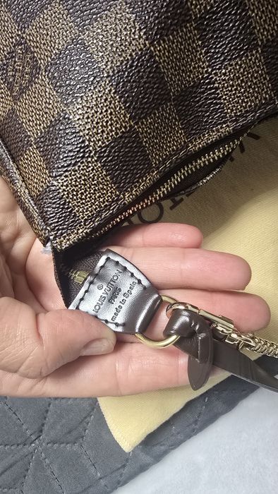 Geanta crossbody Louis Vuitton Eva cloth bag,maro,saculet,impecabila