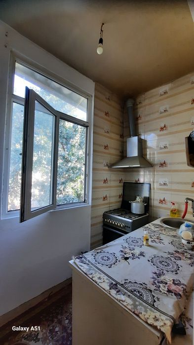 Срочно продаётся микрорайон Ташгрзсс  2/4/4  перекрёстке Сельхоз.