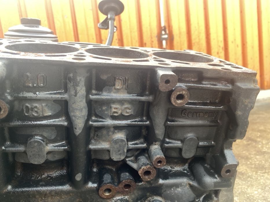 Блок от двигател за Audi A4 A5 A6 Q5 с код Cag Caga 143кс