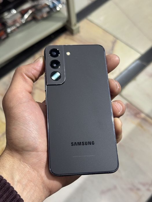 Samsung s22 8 /256