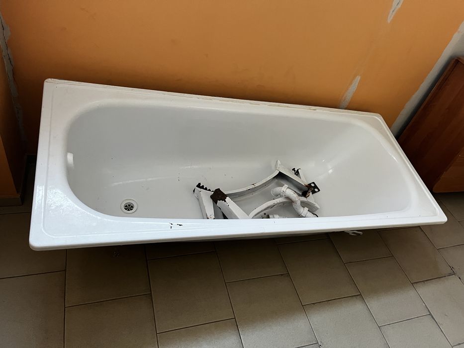 Продам ванну срочно