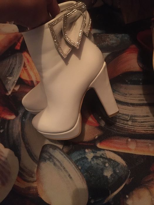 Продам обувь (ботильоны)
