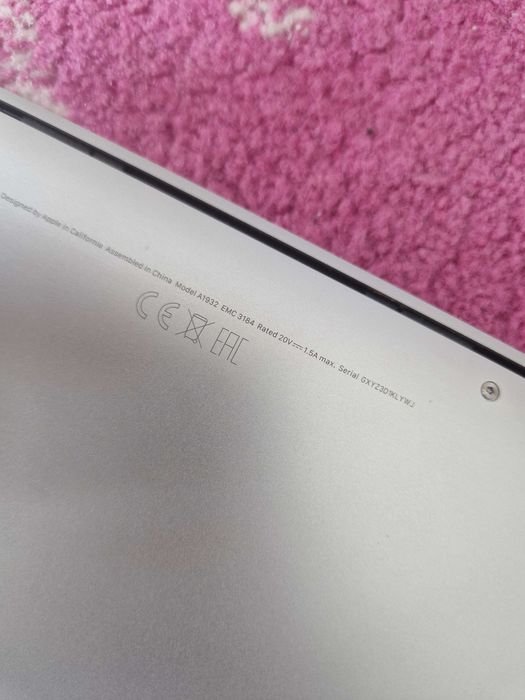 Apple MacBook Air 13 A1932 EMC-3184  (Thunderbolt 3/USB-C)