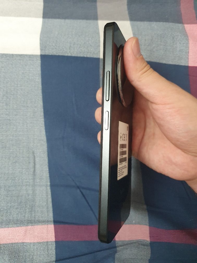 Srochna sotiladi Xiaomi Redmi A3 4/128Gb Black Xolati ideal Zor