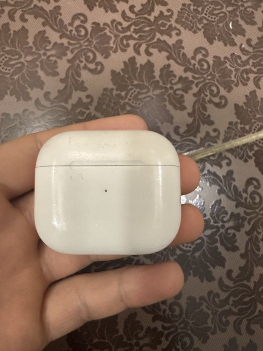 Apple AirPods 3 with Lightning Charging Case