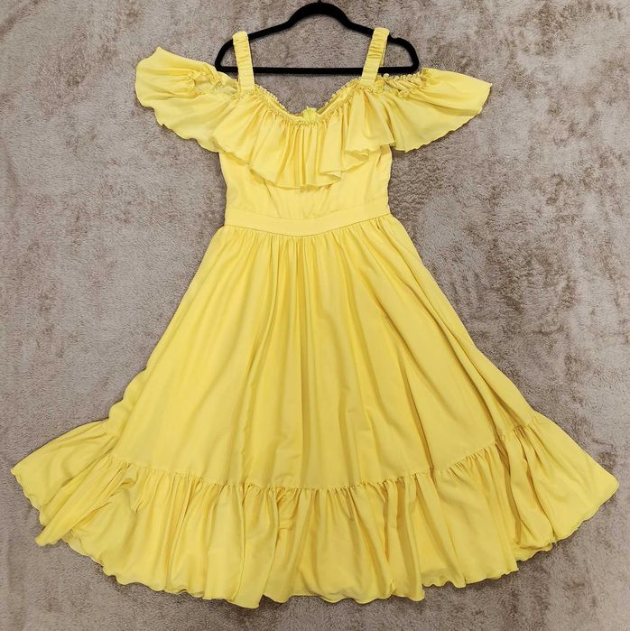 Rochie galbena cu volane