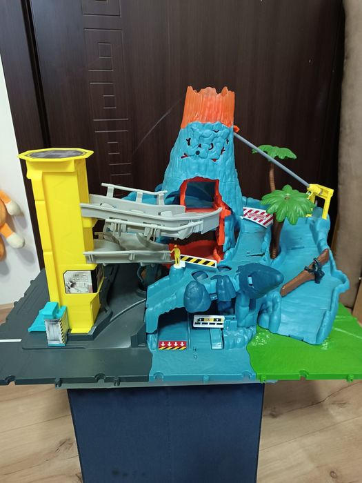 Matchbox Вулкан писта за коли