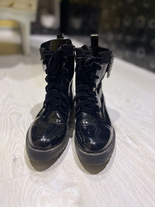 Лачени боти