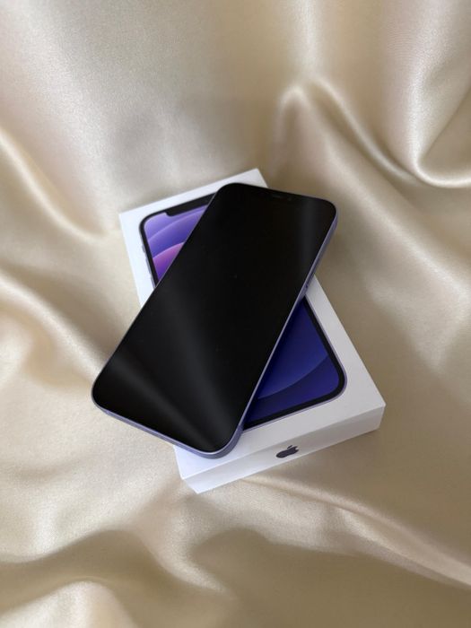 iPhone 12 в идеальном состояние