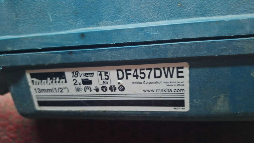 Акумулаторен винтоверт Makita DF457DWE /18 V, 2 Ah, двускоростен/