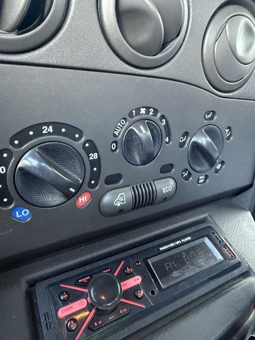 IVECO DAILY 2.8 dotata cu MACARA FASSI categ. B 4,2x2,3 m
