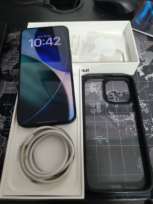 Vând iPhone 15 Pro Max