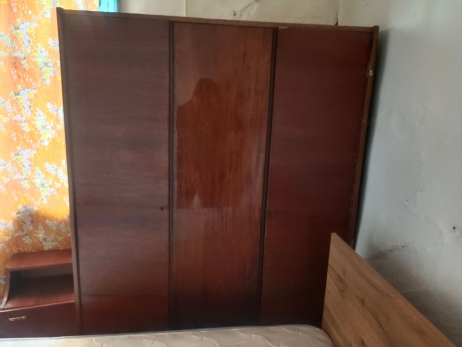 Продам советский шкаф три двери