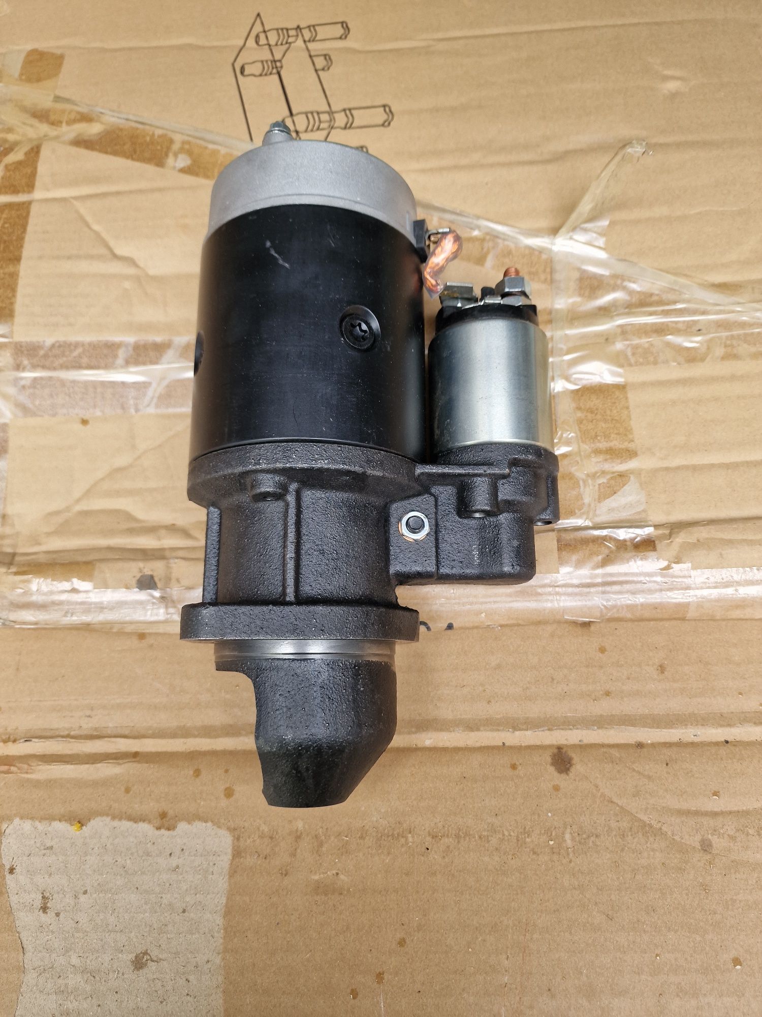 Electromotor tractor fiat 311.315.411.415 pe 12 și 24 v import 1250 le