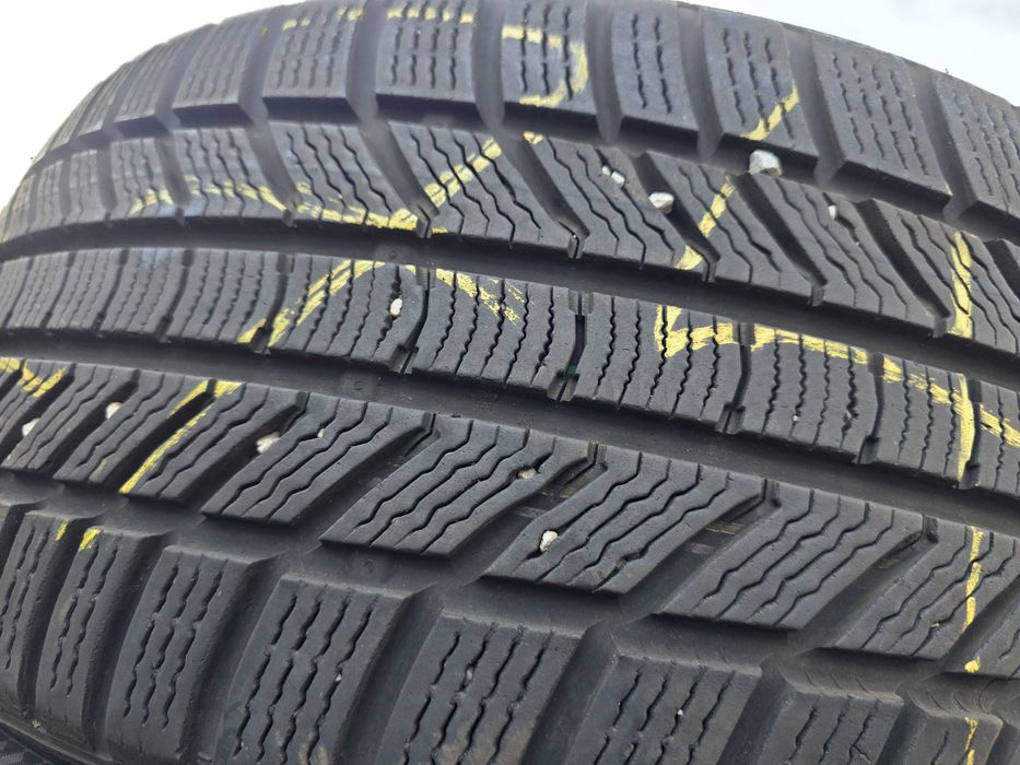 2бр Зимни гуми 235 40 19 - Continental