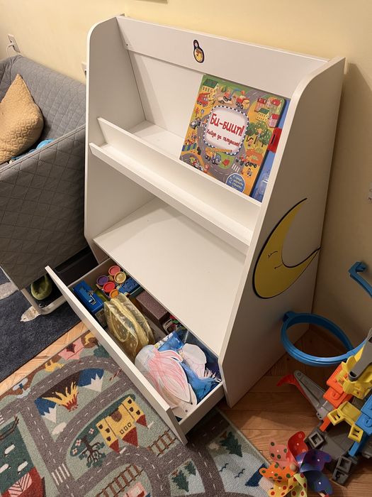 Детска библиотека от Ikea + подарък втора библиотека