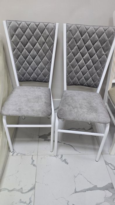 Стулья новые с ветрины