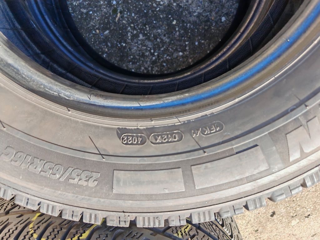 Anvelope iarna  Michelin 235 65 r16c