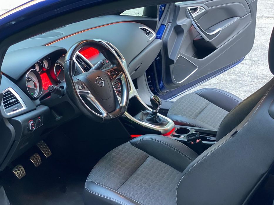 Vând Opel Astra J GTC 2014