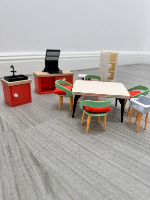 Căsuță de păpuși din lemn cu accesorii