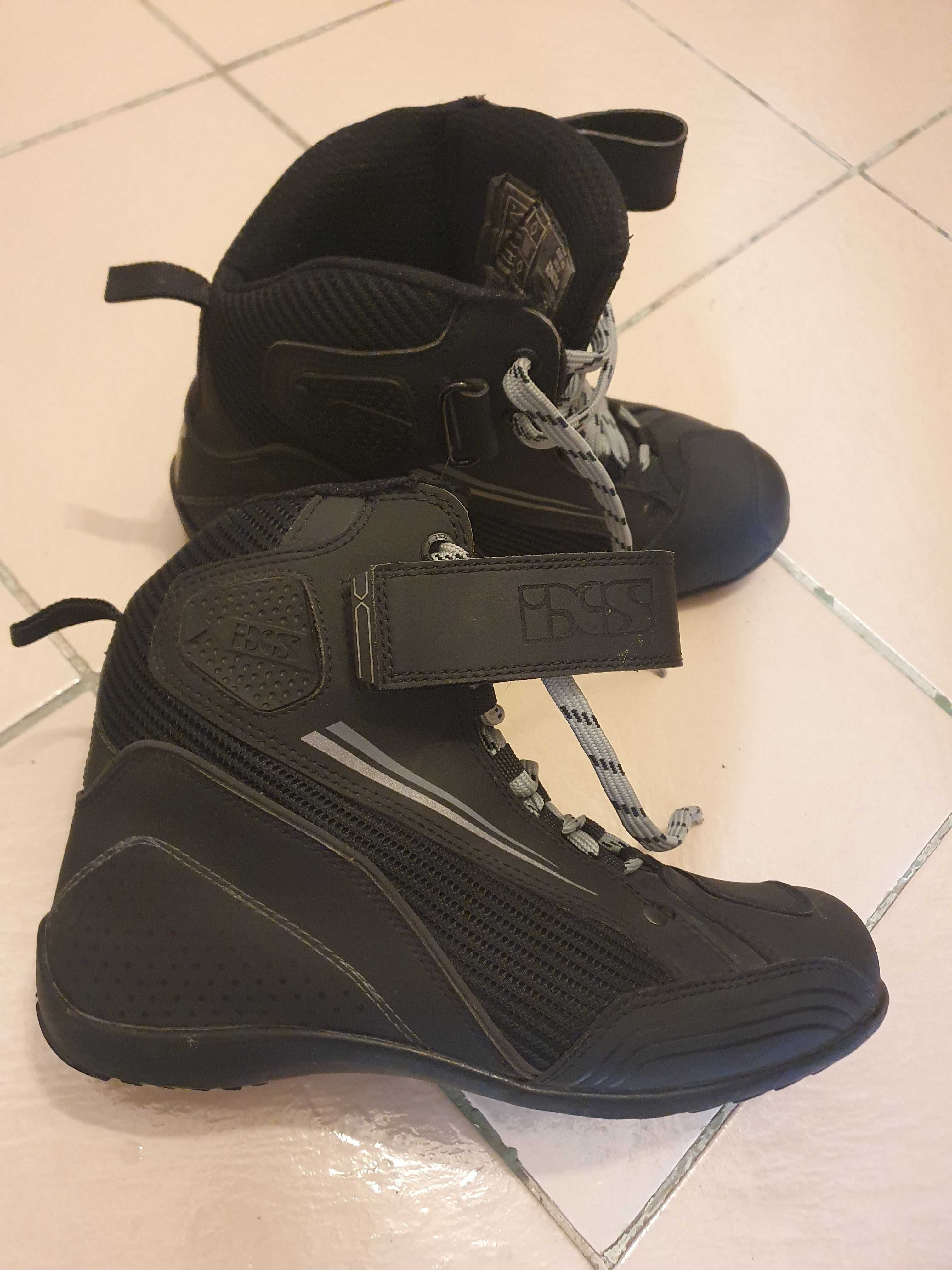 Мото боти IXS като нови